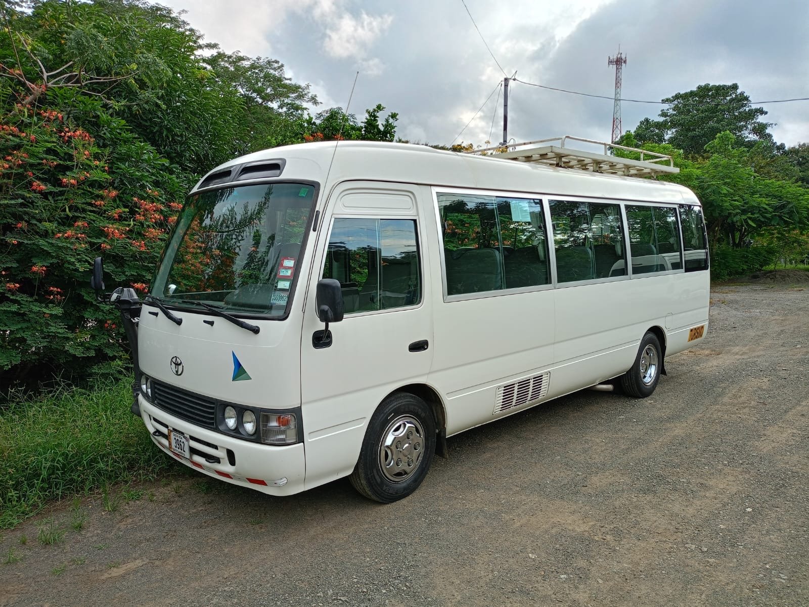 Toyota Coaster 22 pax